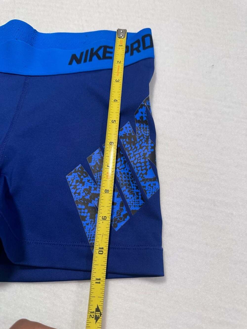 Nike Pro Dri-FIT Girl’s Blue Snake Print Compression Shorts Logo Size Small S - Picture 3 of 9